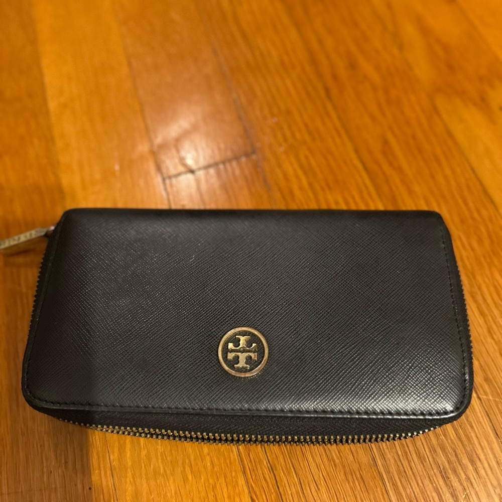 Tory Burch Black Leather Wallet with Gold Logo